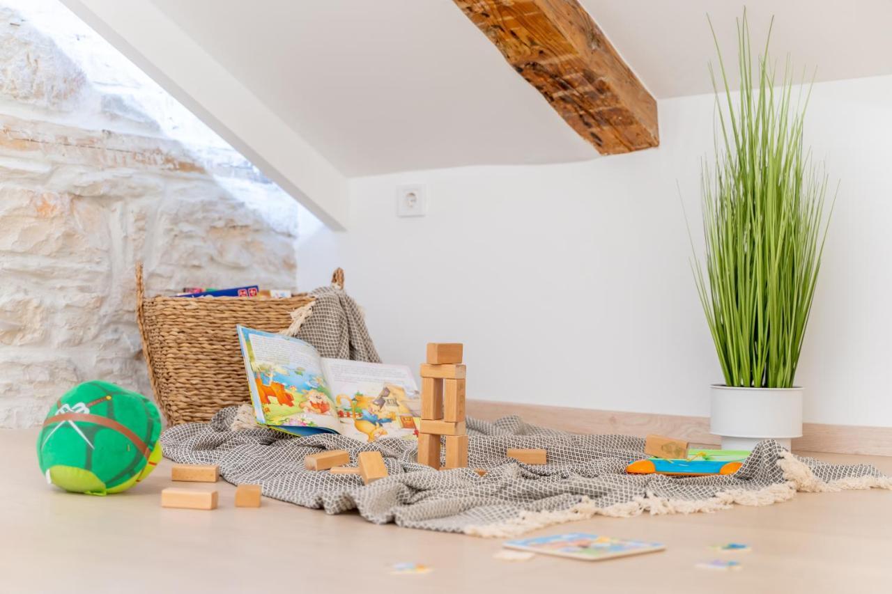 Fran Center Apartments بولا المظهر الخارجي الصورة