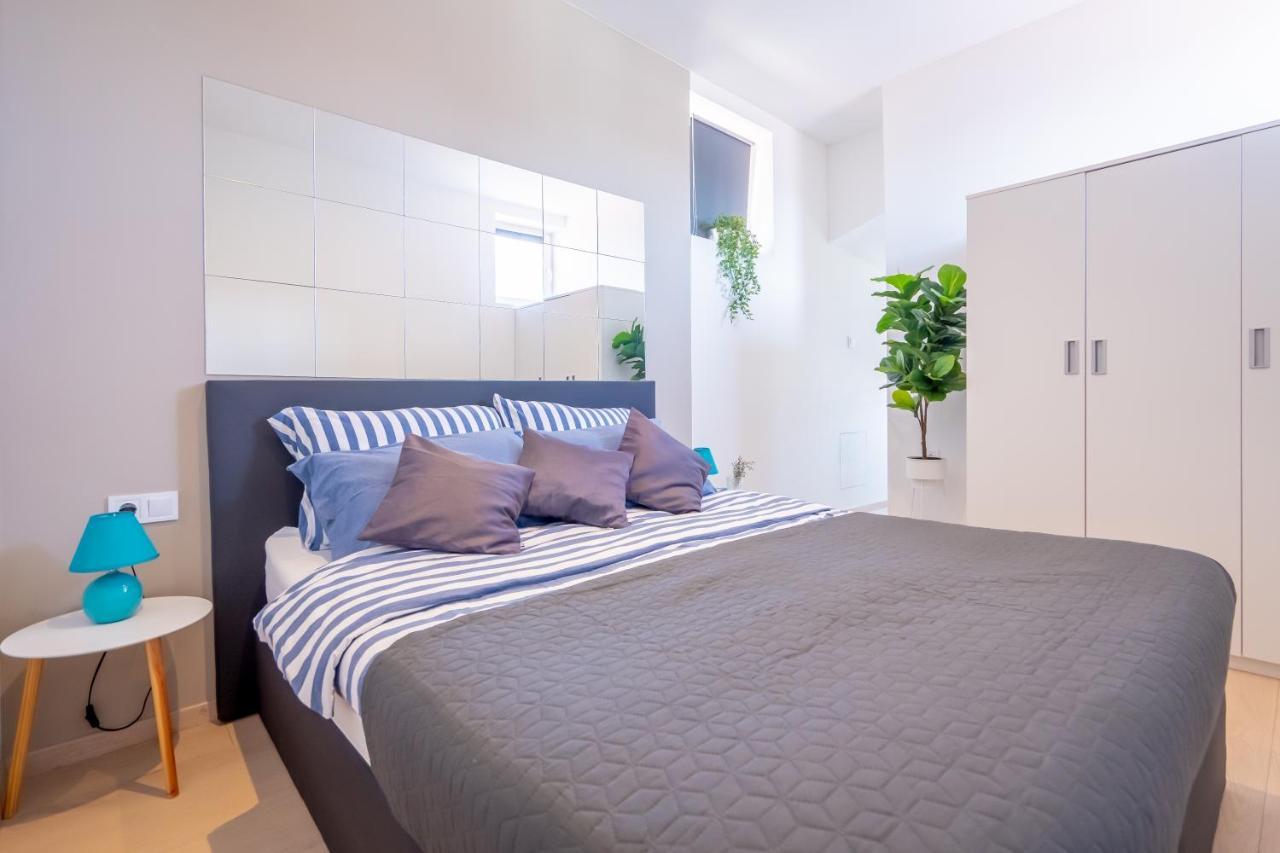 Fran Center Apartments بولا المظهر الخارجي الصورة