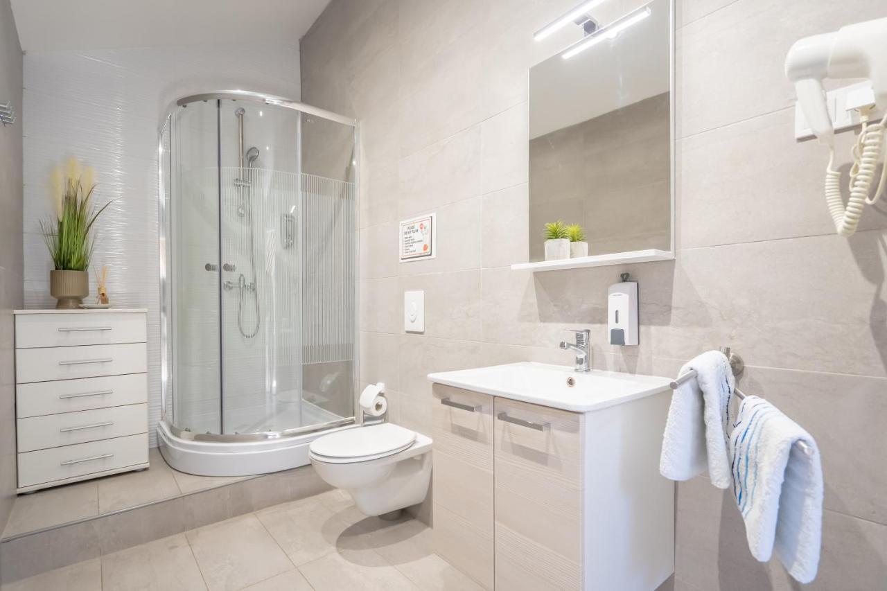 Fran Center Apartments بولا المظهر الخارجي الصورة