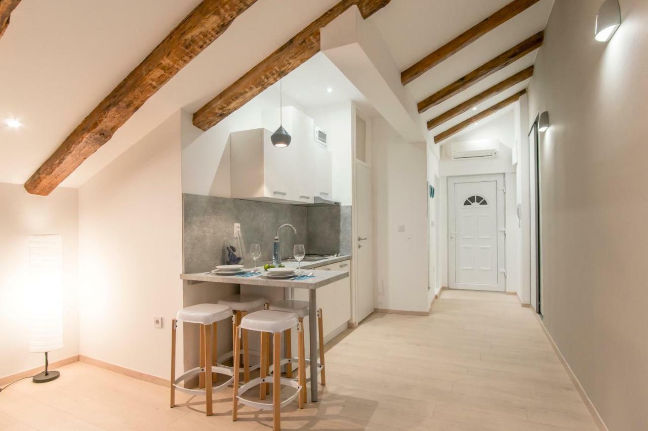 Fran Center Apartments بولا المظهر الخارجي الصورة